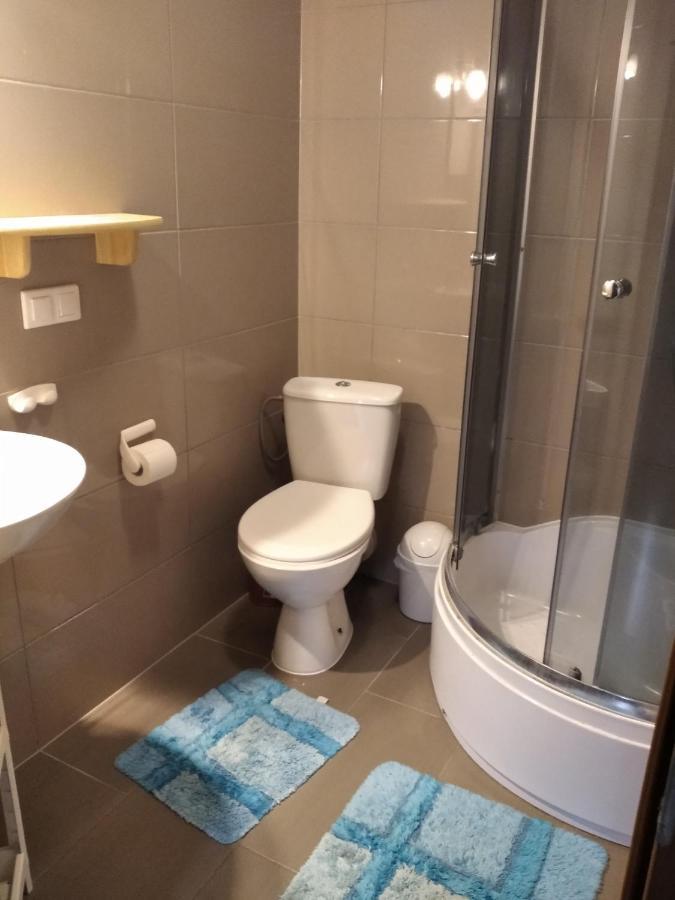 Domki I Apartamenty Nad Jeziorem Solinskim Z Basenem I Widokiem Na Gory Волковыя Экстерьер фото